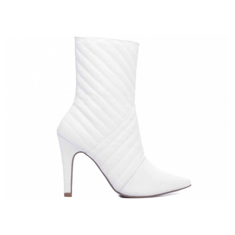 Bota Feminina Bico Fino Napa Branco e Matelassê