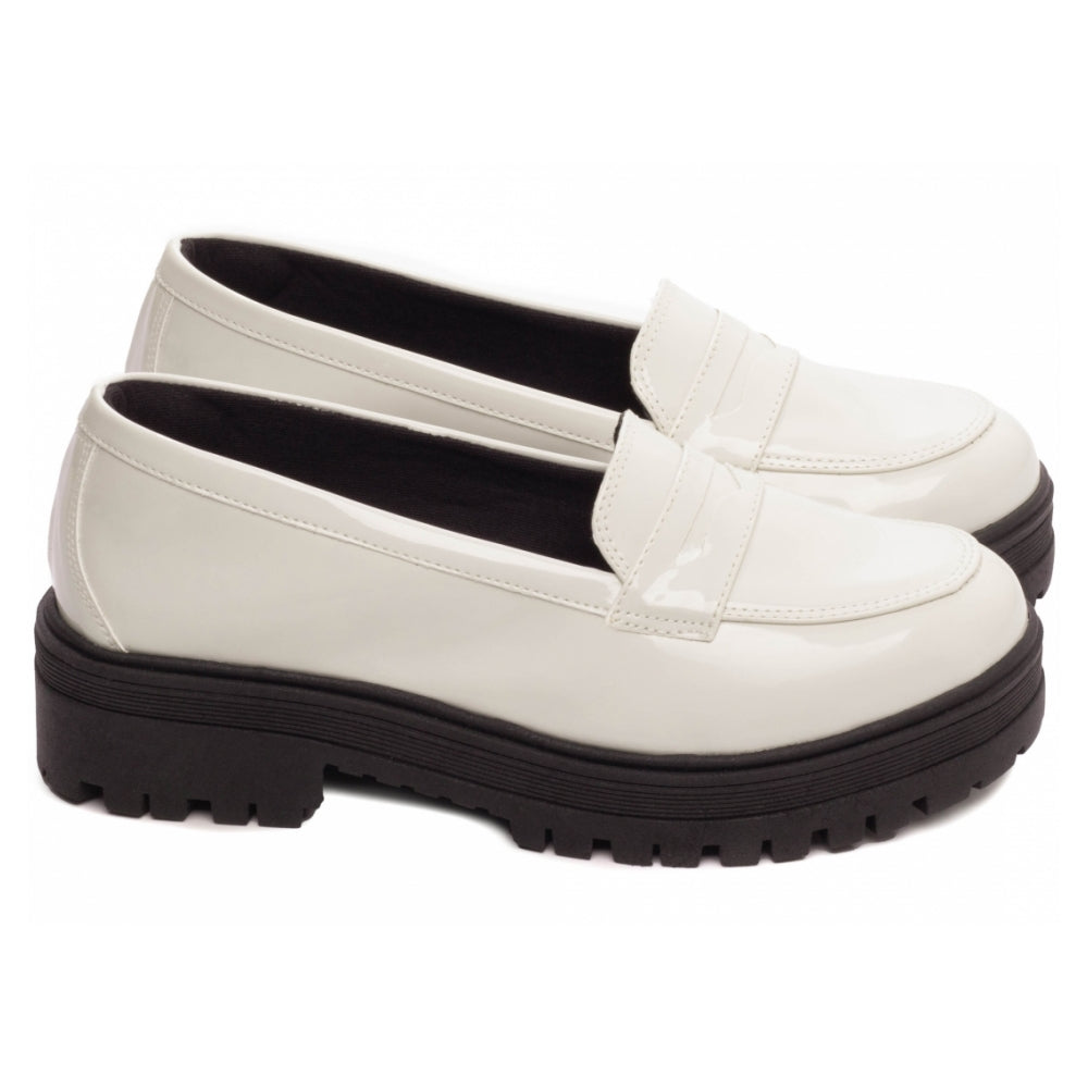 Mocassim Feminino Tratorado em Verniz Off White