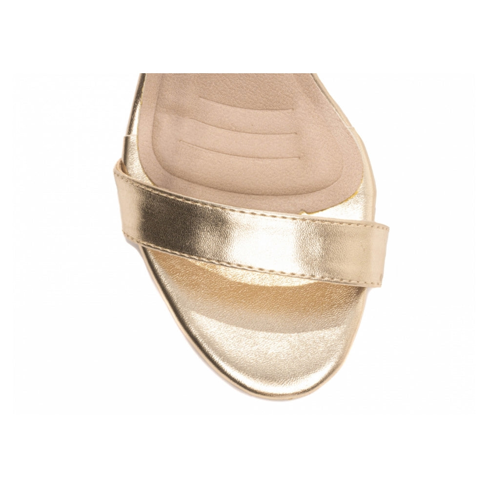 Sandalia Napa Ouro Light com Fivela de Ajuste Dourada