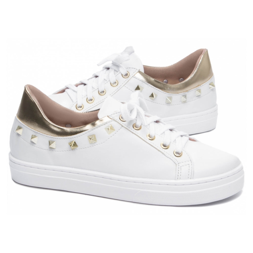 Tênis em Napa Branco com Spikes Dourado