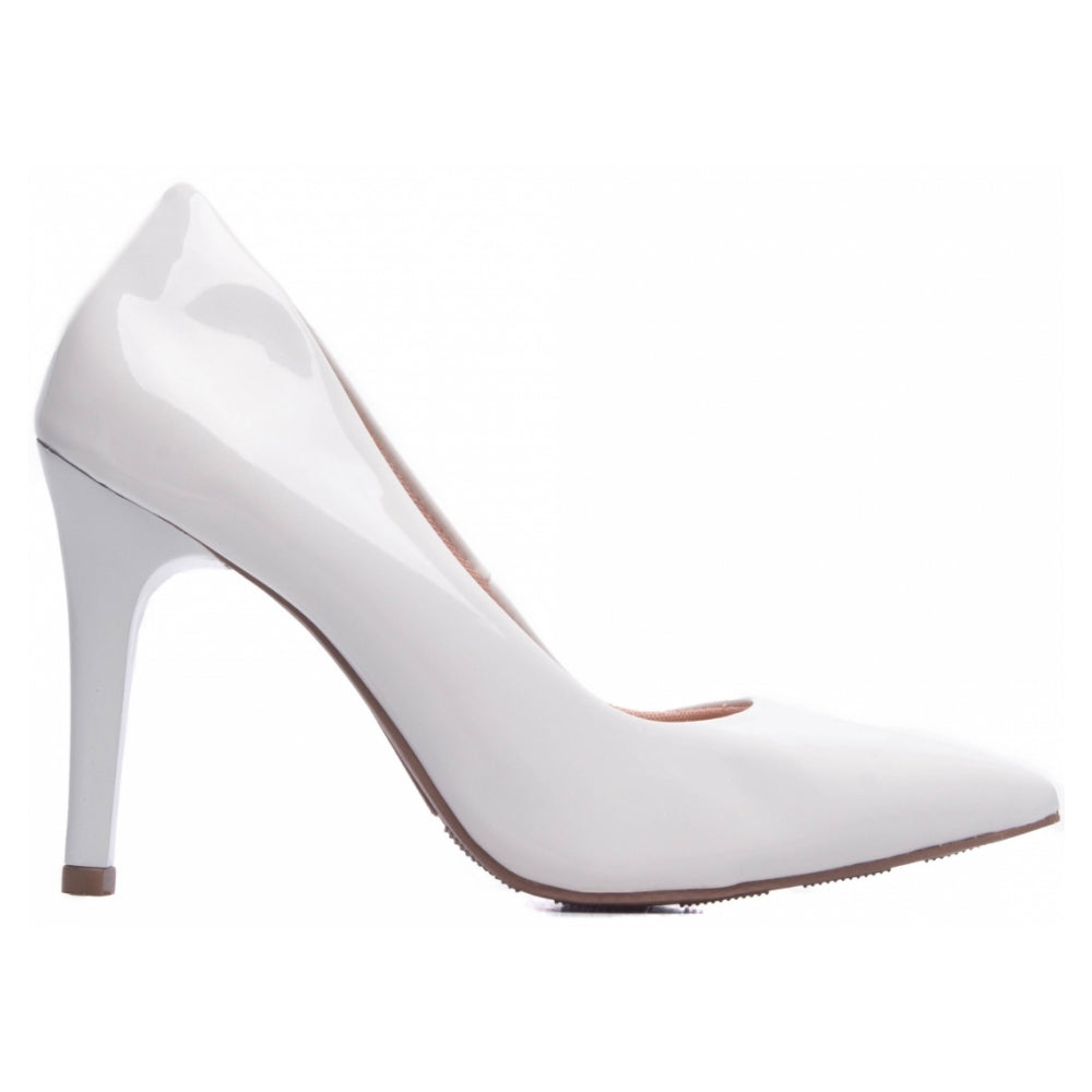 Scarpin de Verniz Off White com Salto Alto