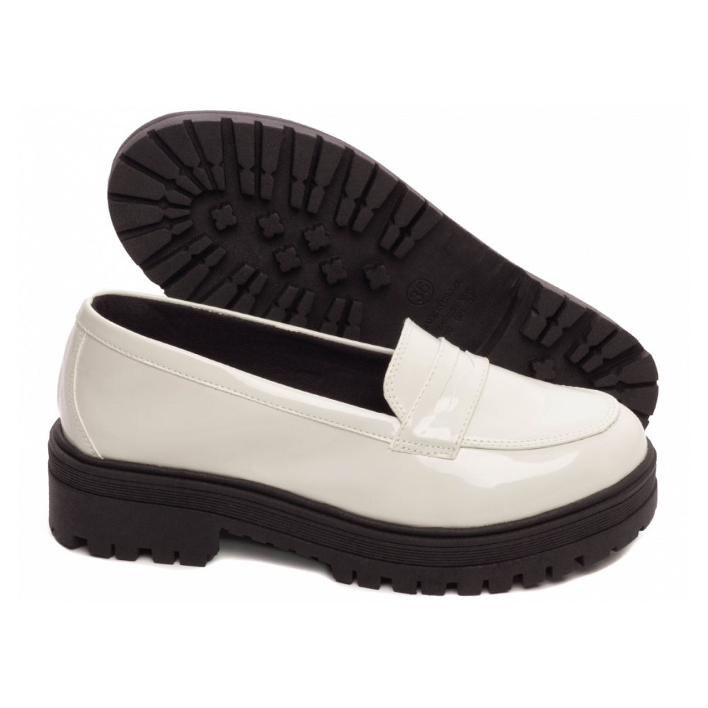 Mocassim Feminino Tratorado em Verniz Off White