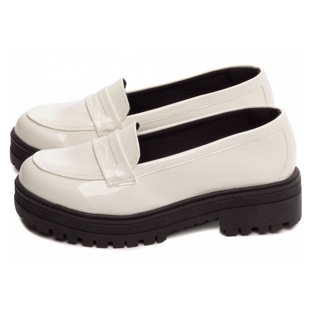 Mocassim Feminino Tratorado em Verniz Off White