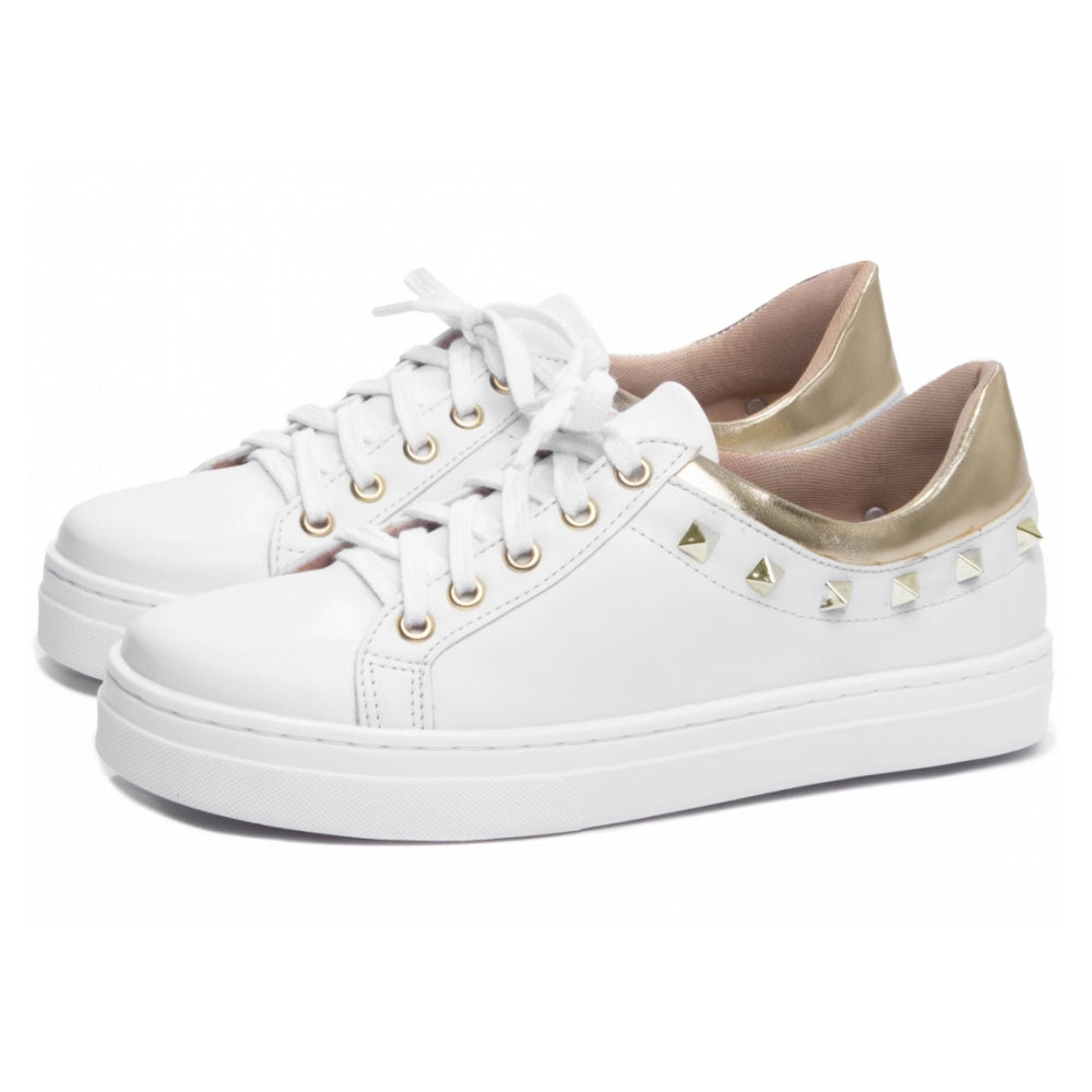 Tênis em Napa Branco com Spikes Dourado