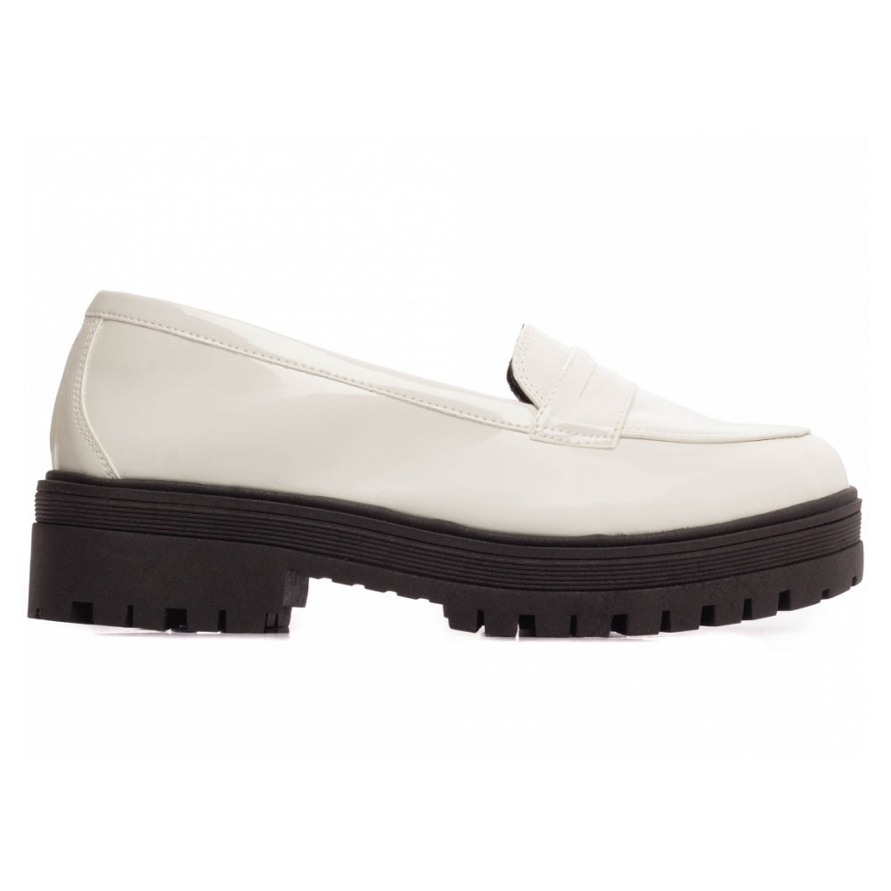 Mocassim Feminino Tratorado em Verniz Off White